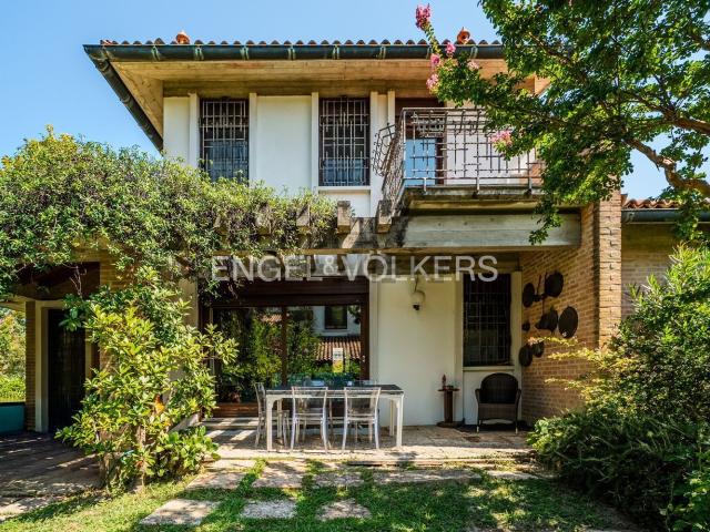 Villetta indipendente in vendita di 240 m² in Piazza Bartolomeo Gamba, 2