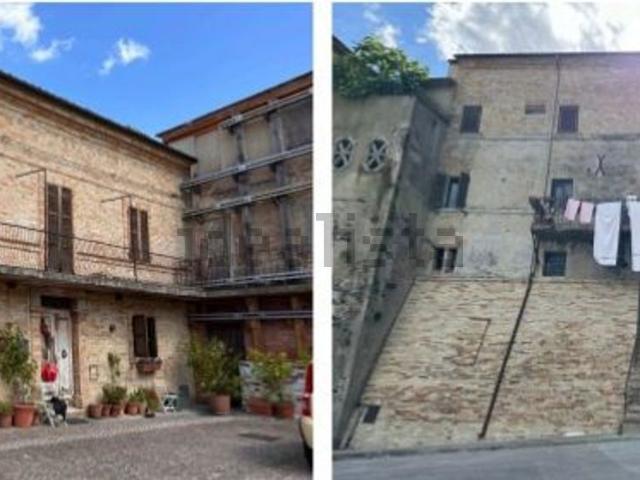 Villetta indipendente in vendita di 240 m² in Piazza Vittorio Emanuele II