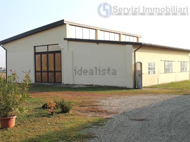 Villetta indipendente in vendita di 240 m² in Strada Statale 9 Via Emilia
