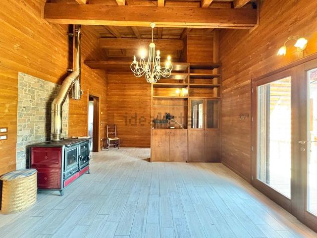 Villetta indipendente in vendita di 240 m² in Strada Rocca delle Caminate