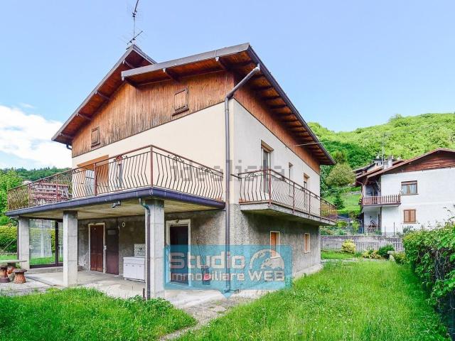 Villetta indipendente in vendita di 241 m² in Via Giuseppina Andreoletti
