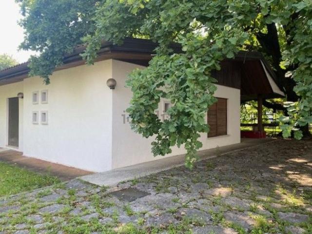 Villetta indipendente in vendita di 241 m² in Via Praderoni, 10