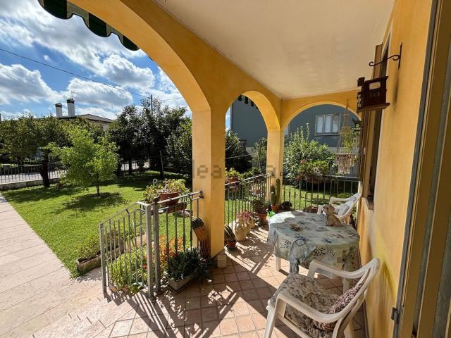 Villetta indipendente in vendita di 242 m²