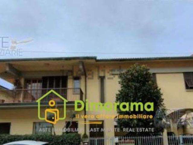 Villetta indipendente in vendita di 242 m² in Via Cesare Battisti, 558