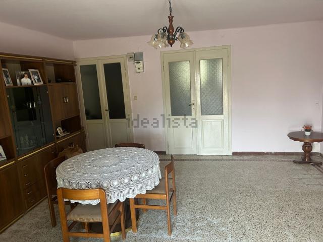 Villetta indipendente in vendita di 242 m² in Via Giacomo Matteotti, 103