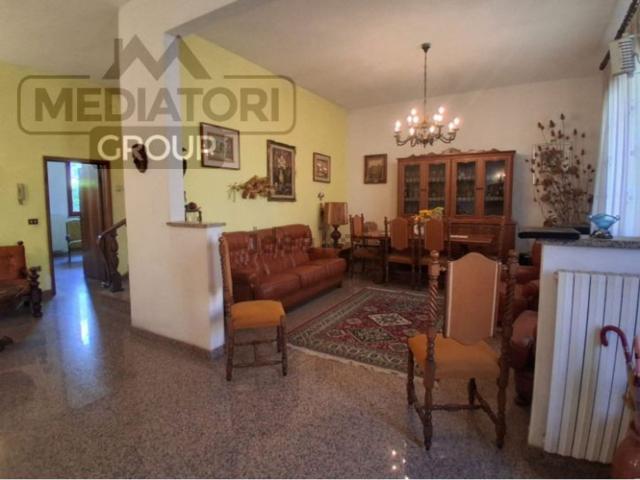Villetta indipendente in vendita di 242 m² in Via Manfredo Pasquinelli, 18