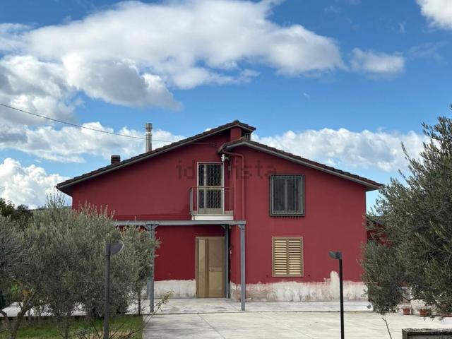 Villetta indipendente in vendita di 242 m² in Contrada Piane