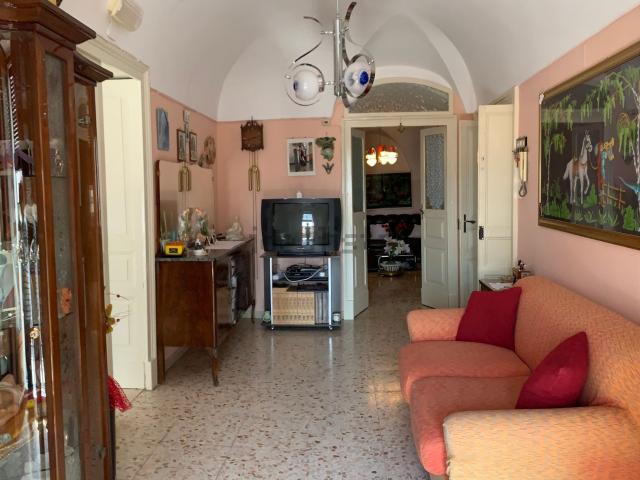 Villetta indipendente in vendita di 243 m² in Via Monte Grappa, 46