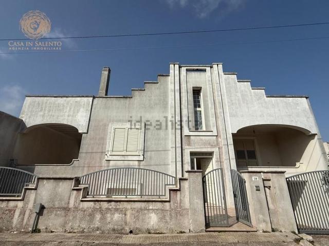 Villetta indipendente in vendita di 243 m² in Via Po, 73040