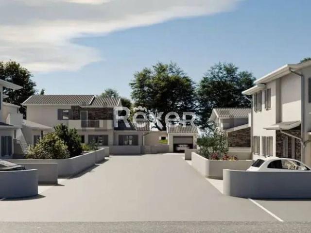 Villetta indipendente in vendita di 243 m² in Via Tre Pini