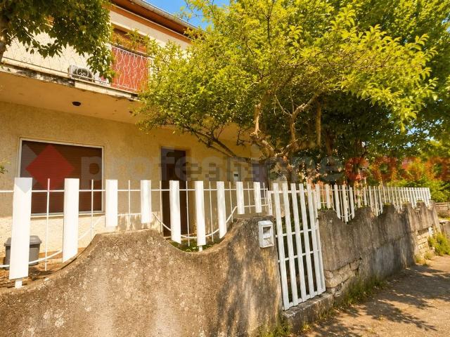 Villetta indipendente in vendita di 243 m² in Via Vicero