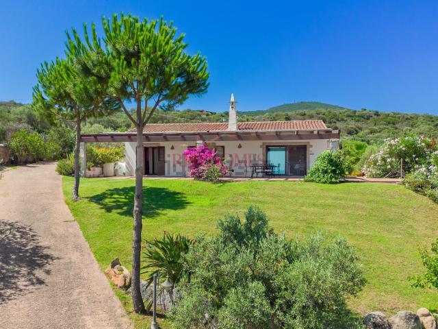 Villetta indipendente in vendita di 244 m² in Via Cugnana, 1