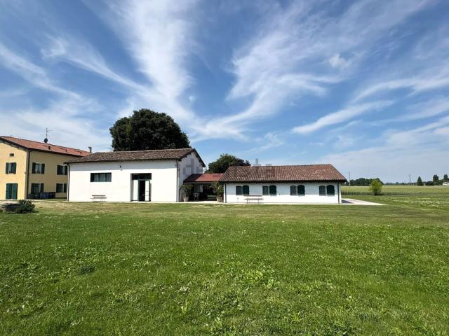 Villetta indipendente in vendita di 244 m² in Via G. Bignardi