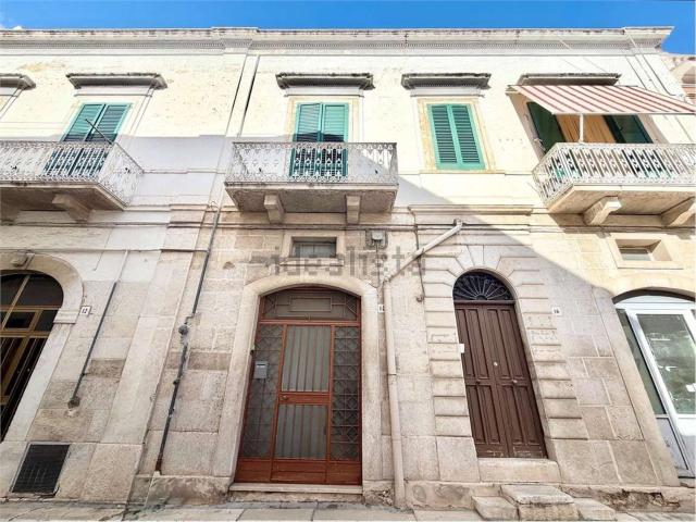 Villetta indipendente in vendita di 244 m² in Via Ludovico Ariosto, 14