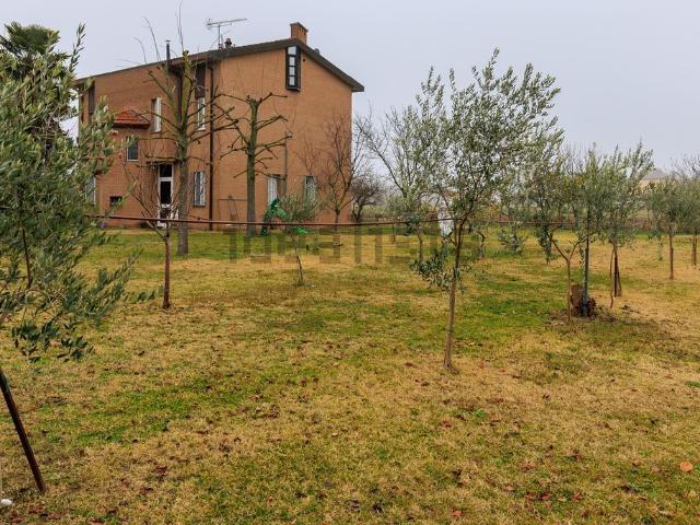 Villetta indipendente in vendita di 244 m² in Via Maceri Superiore, 1