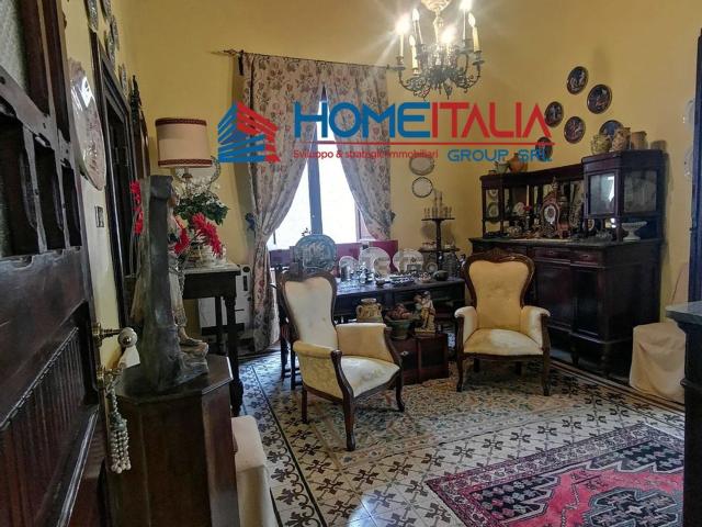 Villetta indipendente in vendita di 245 m² in Via Agesilao Milano