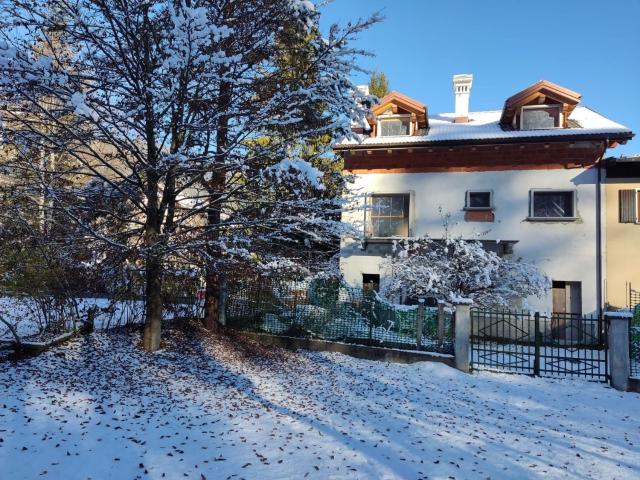 Villetta indipendente in vendita di 245 m² in Via al Piano