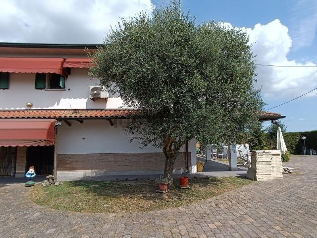 Villetta indipendente in vendita di 245 m² in Via Bologna, 980