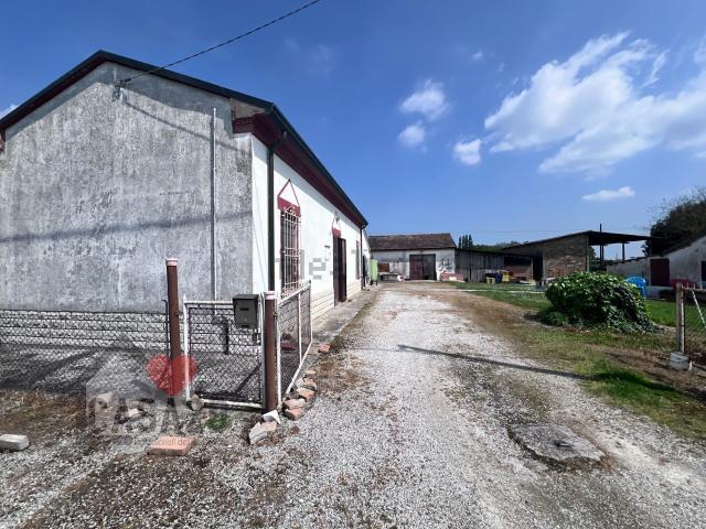 Villetta indipendente in vendita di 245 m² in Via Masiera 1ᵃ, 8180