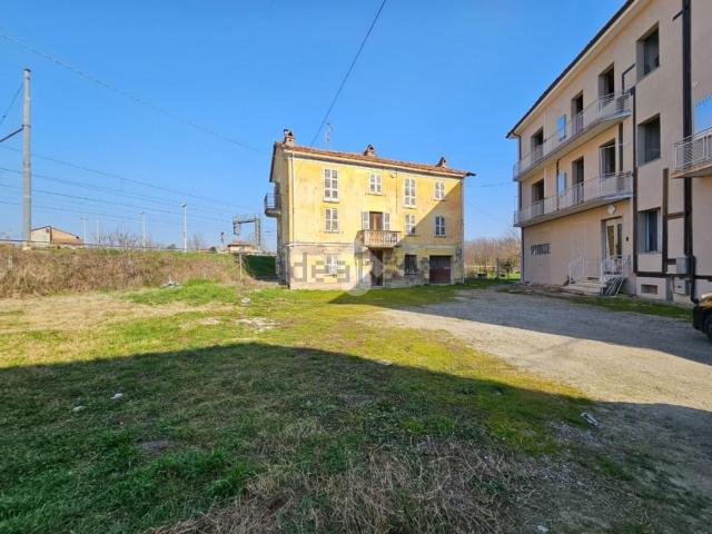Villetta indipendente in vendita di 245 m² in Via Vittorio Veneto, 13