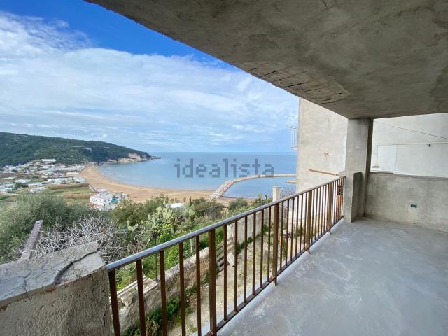 Villetta indipendente in vendita di 245 m² in Viale Kennedy, 77