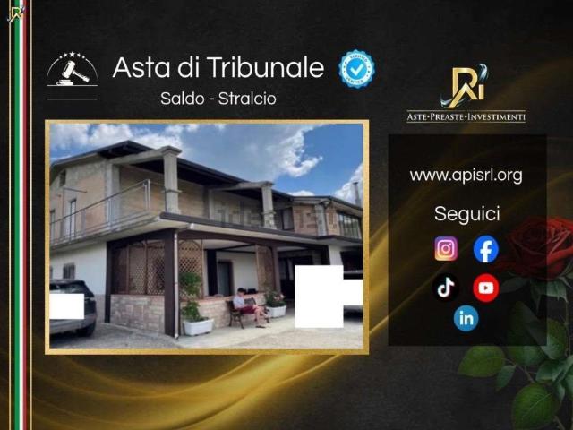 Villetta indipendente in vendita di 245 m² in Piazza Giuseppe Garibaldi