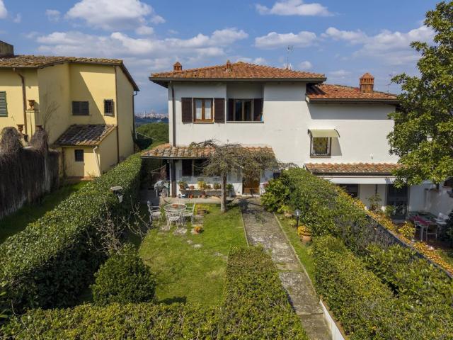 Villetta indipendente in vendita di 246 m² in Via Chiantigiana