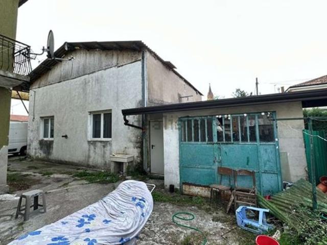 Villetta indipendente in vendita di 246 m² in Via Europa, 6
