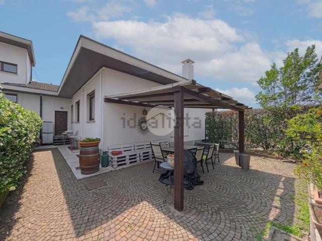 Villetta indipendente in vendita di 246 m² in Via Ottaviano Custodi, 15