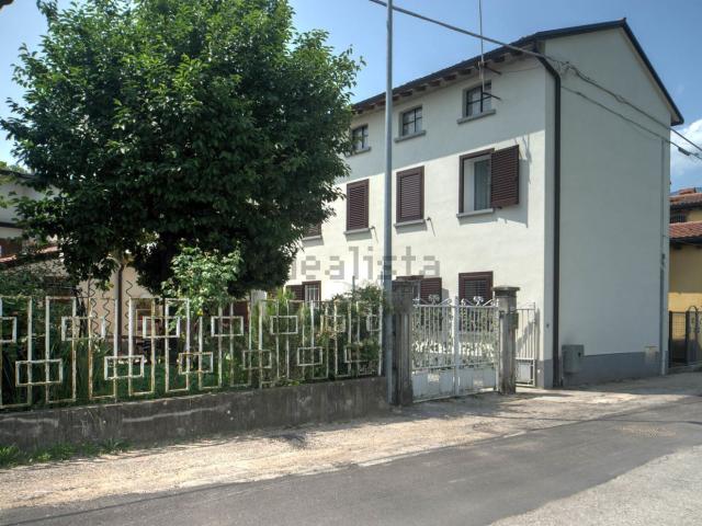Villetta indipendente in vendita di 246 m² in Via Molini, 18