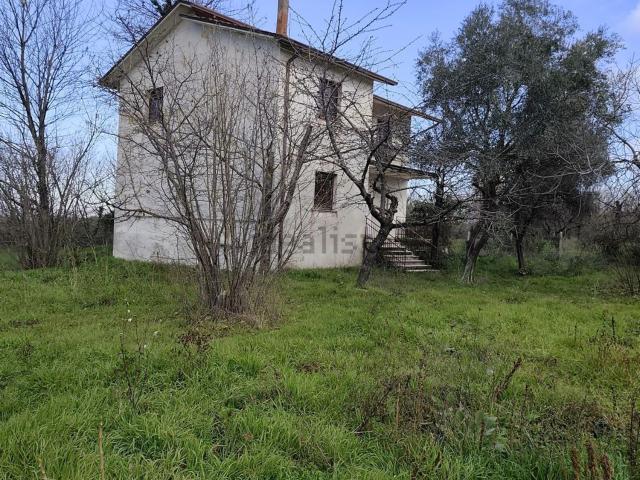 Villetta indipendente in vendita di 246 m² in Contrada Breccia San Lorenzo