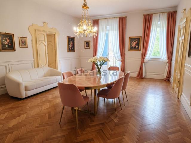 Villetta indipendente in vendita di 247 m² in Via Dante Alighieri, 9