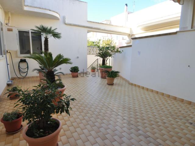 Villetta indipendente in vendita di 248 m² in Via Carmine Valenti