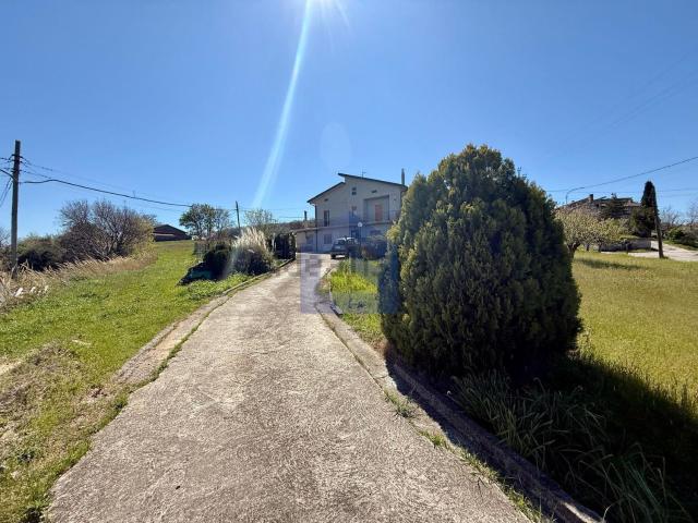 Villetta indipendente in vendita di 249 m² in Via Grotti, 26