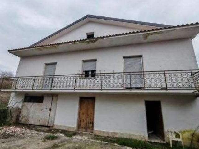 Villetta indipendente in vendita di 249 m² in Via Felci