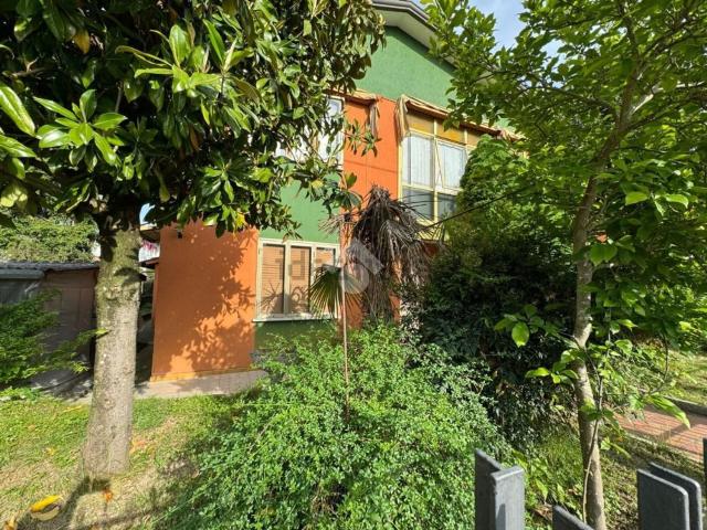 Villetta indipendente in vendita di 249 m² in Via Montegrotto, 22
