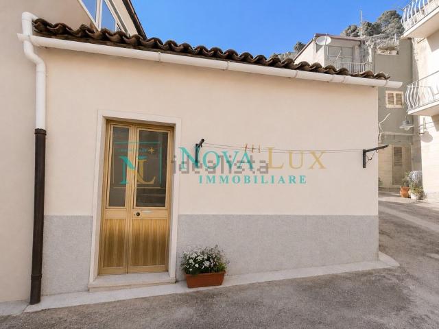 Villetta indipendente in vendita di 24 m² in Via Oliva