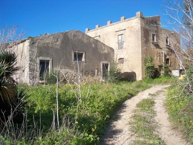 Villetta indipendente in vendita di 2500 m²