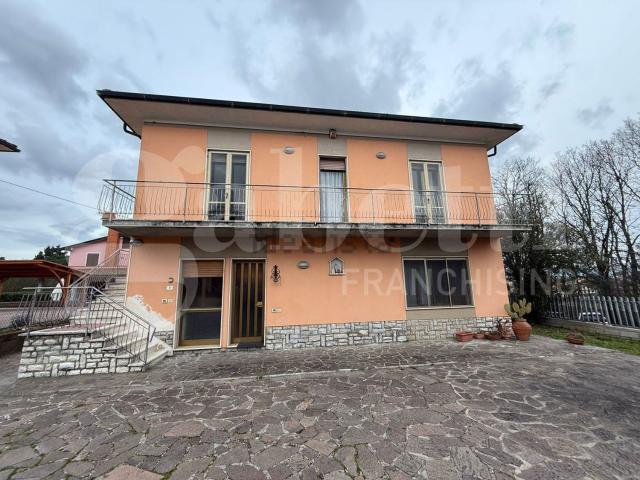 Villetta indipendente in vendita di 250 m²