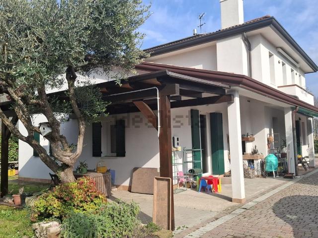 Villetta indipendente in vendita di 250 m²