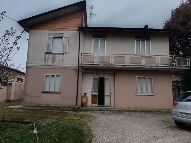 Villetta indipendente in vendita di 250 m² in Via 8 Settembre 1944
