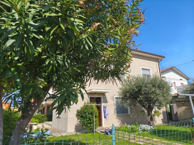 Villetta indipendente in vendita di 250 m² in Via Collodi, 5