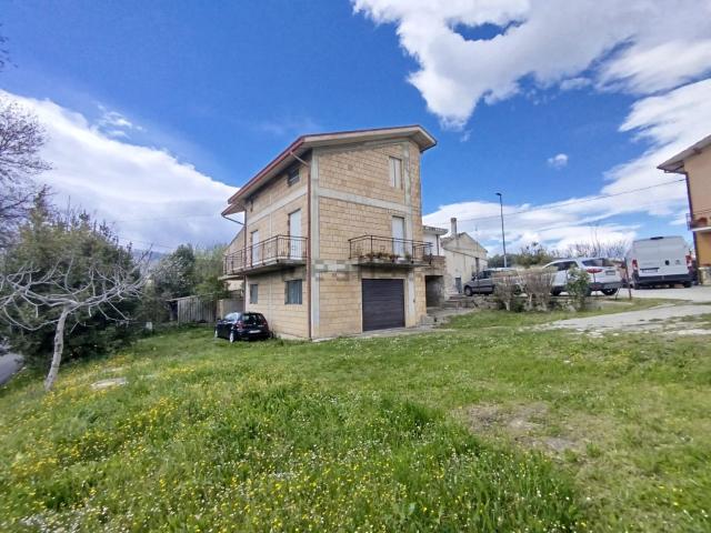 Villetta indipendente in vendita di 250 m² in Via Colle Pagnotto, 38