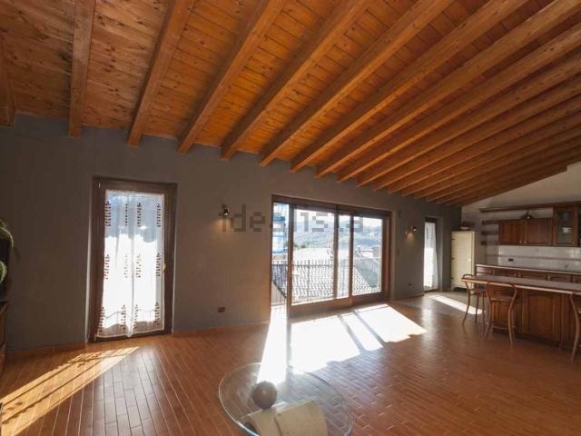 Villetta indipendente in vendita di 250 m² in Via Cadorna, 22