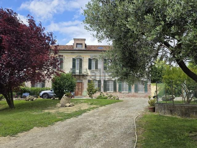 Villetta indipendente in vendita di 250 m² in Via Cairoli