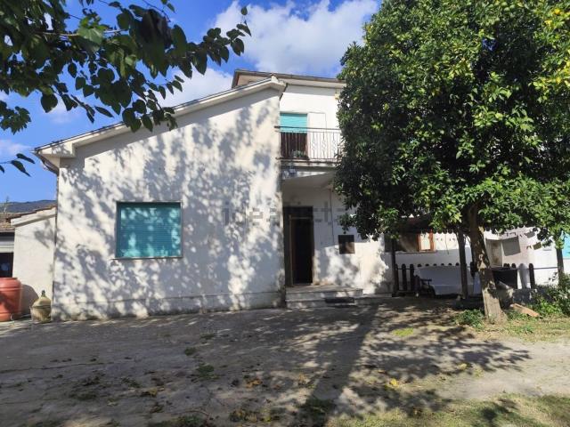 Villetta indipendente in vendita di 250 m² in Via Casilina Sud, 69
