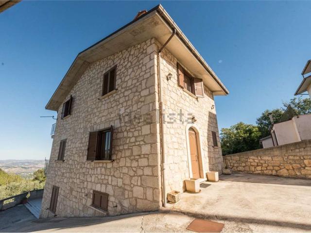 Villetta indipendente in vendita di 250 m² in Via Crognaleto, 62