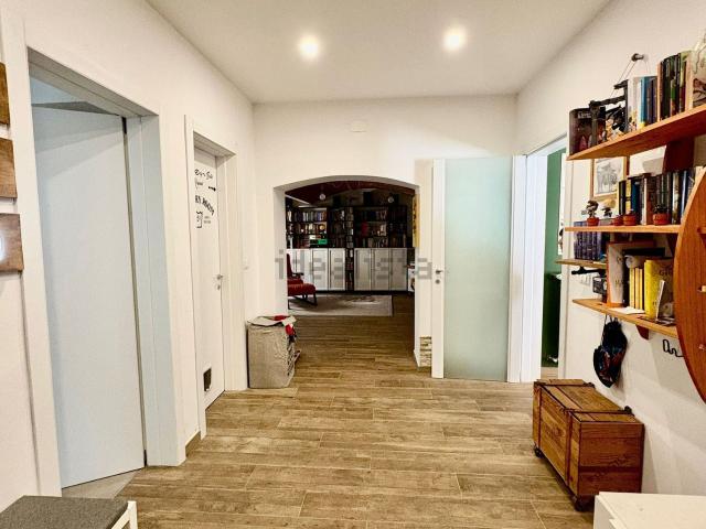 Villetta indipendente in vendita di 250 m² in Via Curie Marie, 9