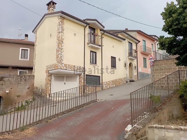Villetta indipendente in vendita di 250 m² in Via Amicoli