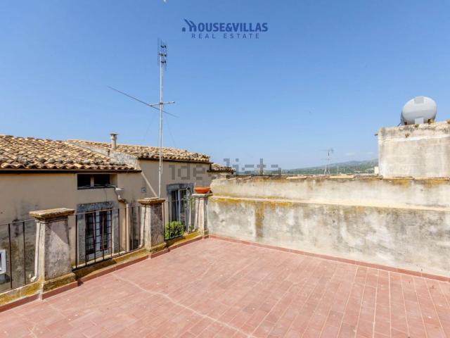 Villetta indipendente in vendita di 250 m² in Via Antonio Sofia, 29